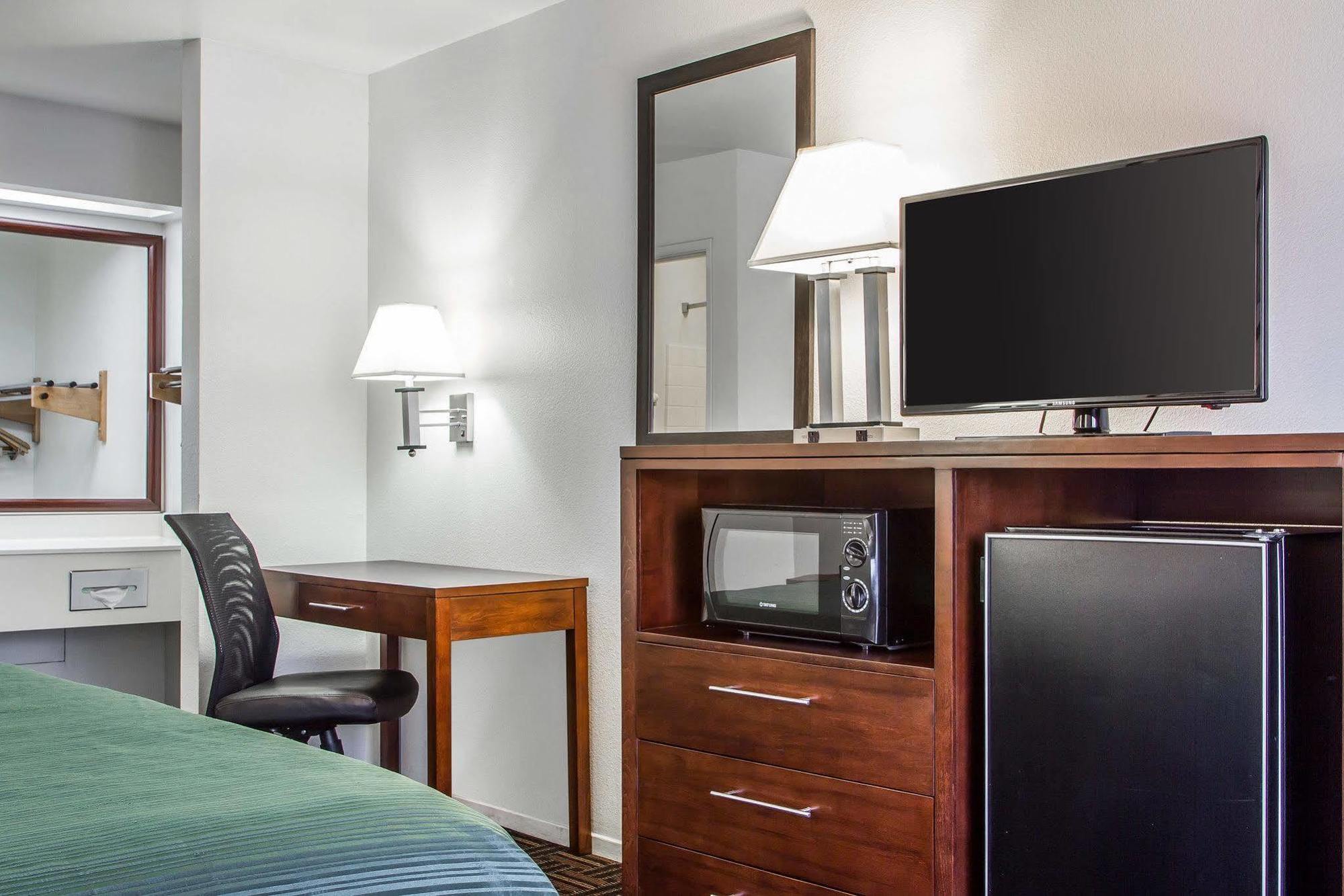 Quality Near Hotel Fresno